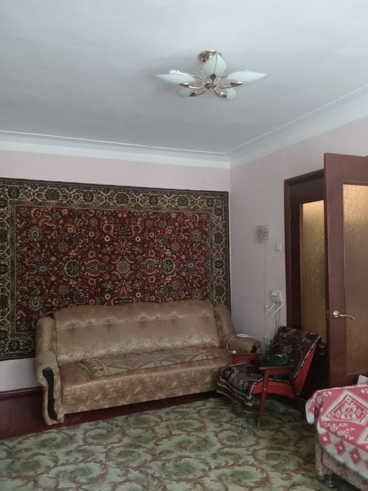 Терміново продам 1 квартиру центр під бізнес