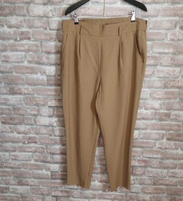 Spodnie F&F w rozmiarze 42/44