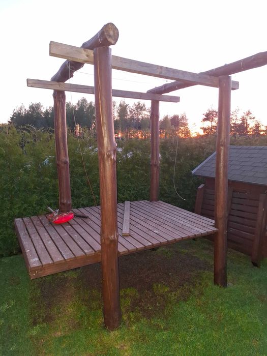 Konstrukcja drewniana podest pod domek
