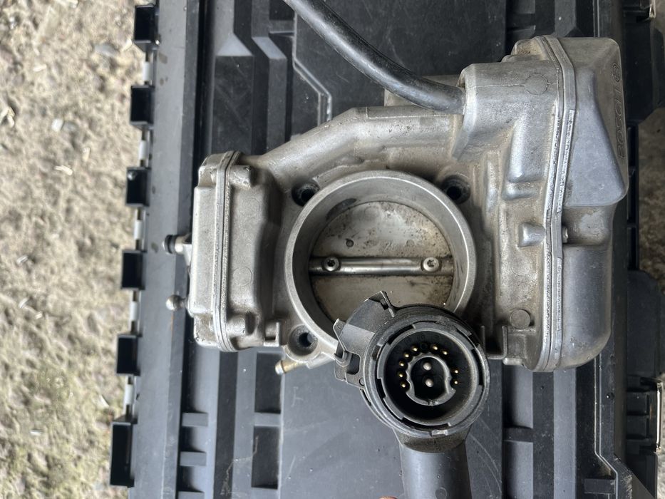 Дросельні заслонки M120,119 6.0 V12 Mercedes W140
