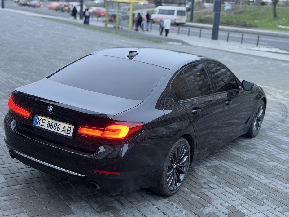 BMW 5 G30 БМВ 5 3.0 дизель полный привод!