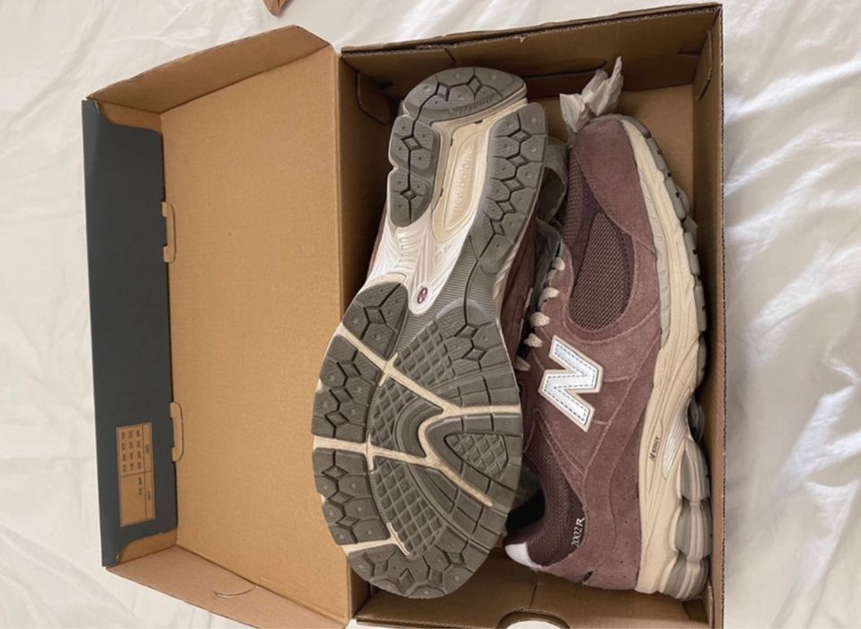 New Balance 2002r
