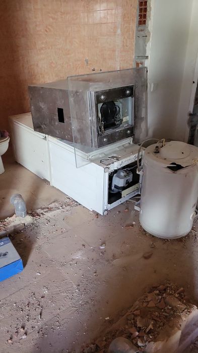 Faço recolha de sucatas e entulho limpezas