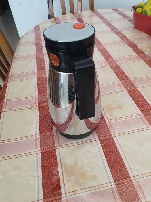 Jarro térmico para calor ou frio