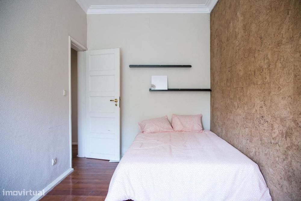 Quarto - localizado em Alvalade Lisbon