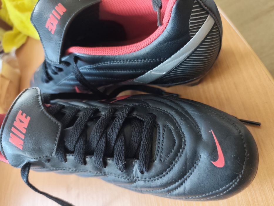 Sprzedam buty  korki