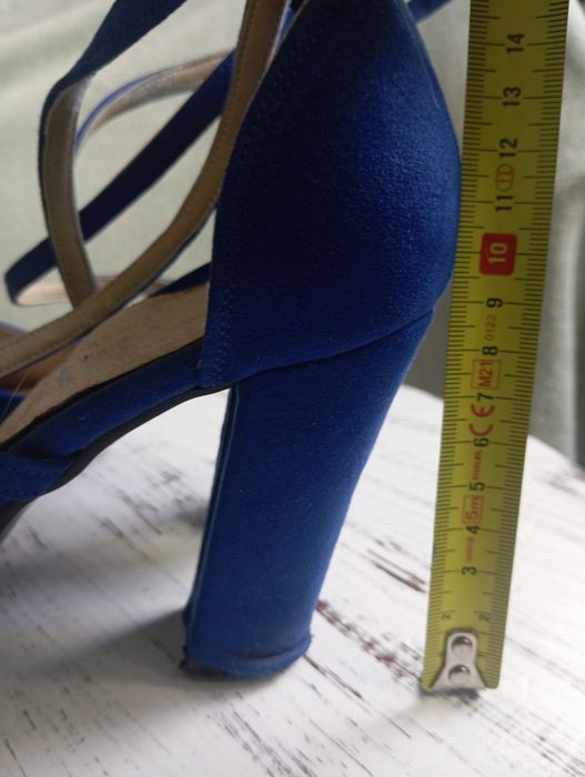 Zamszowe niebieskie buty damskie