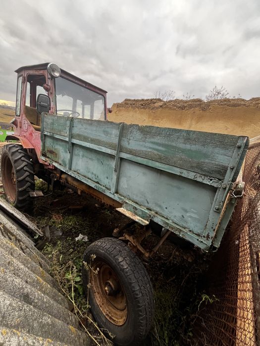 Продам трактор т16 з документами на ходу на дозаторі