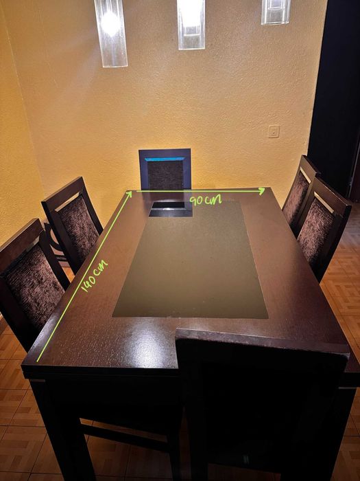 Mesa de Jantar e 6 cadeiras. Madeira escura, Extensível