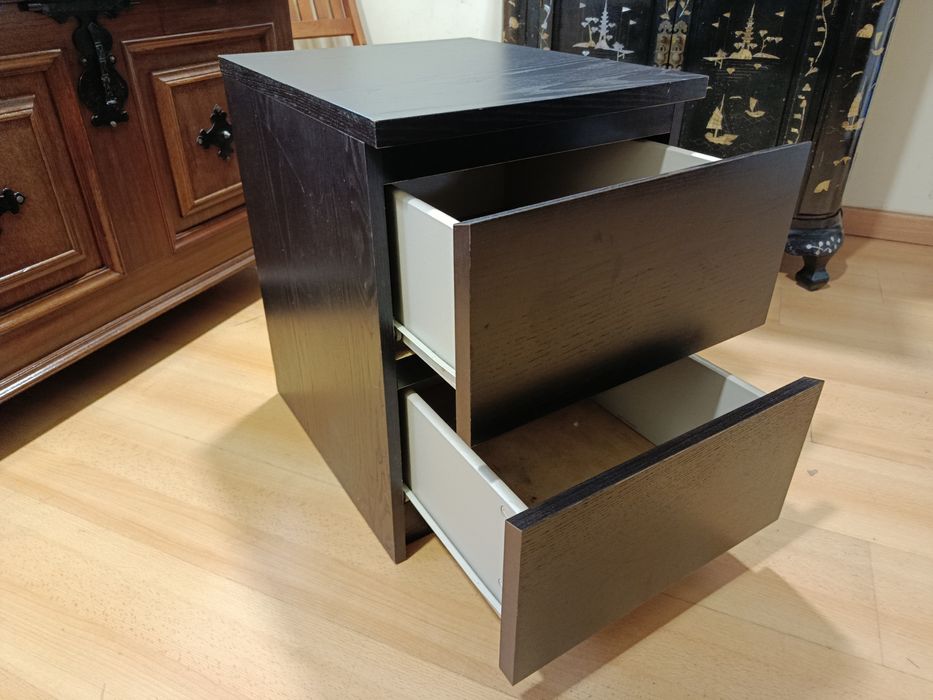 Mesa de cabeceira preta IKEA / Conforama