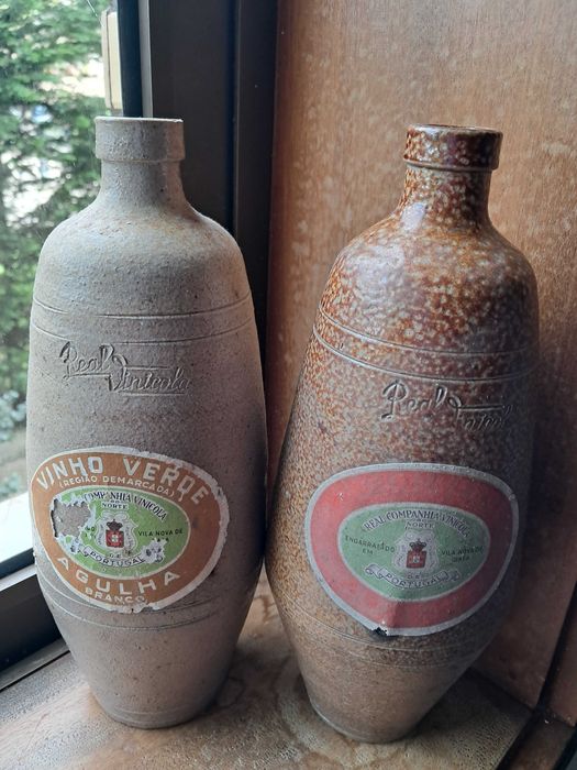 Garrafas em grés Real Companhia Velha- R.C.V.N.P.