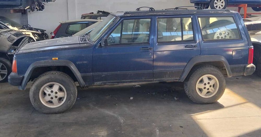 Jeep Cherokee para peças