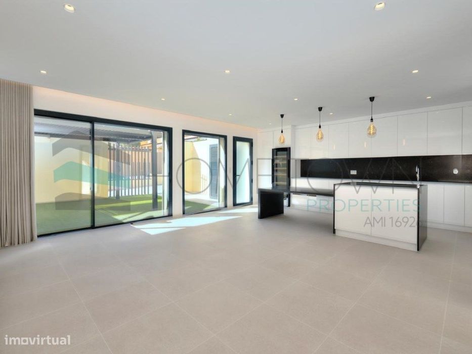 Moradia contemporânea térrea com 3 quartos, em zona tranquila, em V...