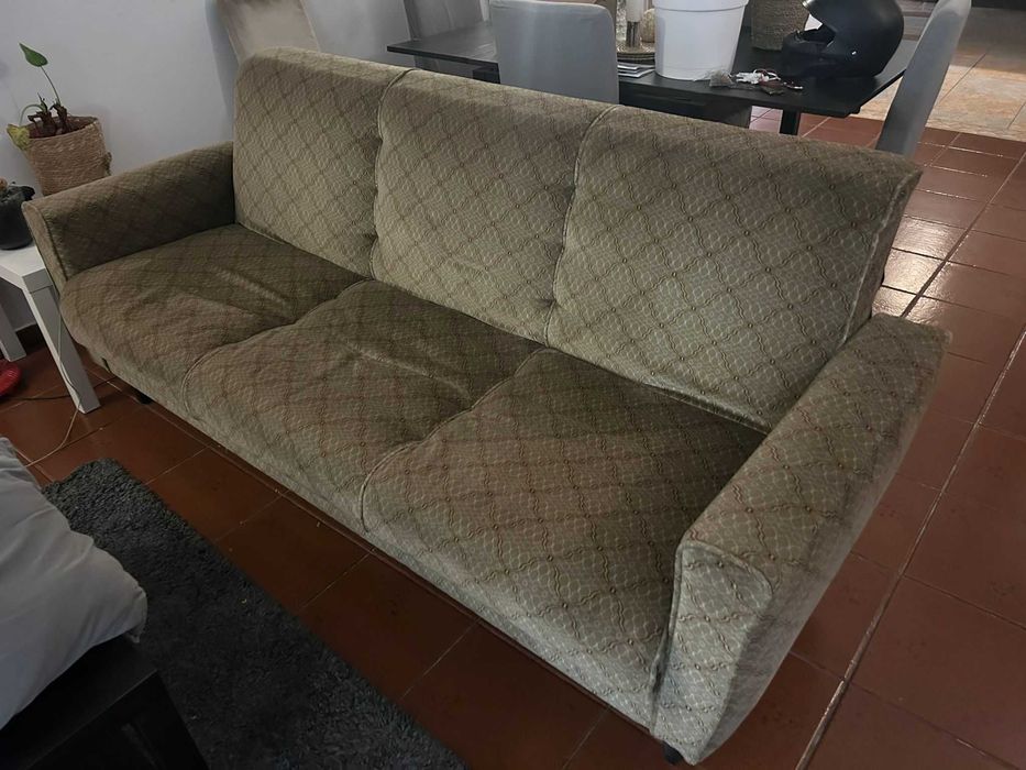 Sofá rebatível em cama
