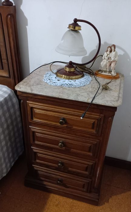Conjunto de quarto móveis antigos