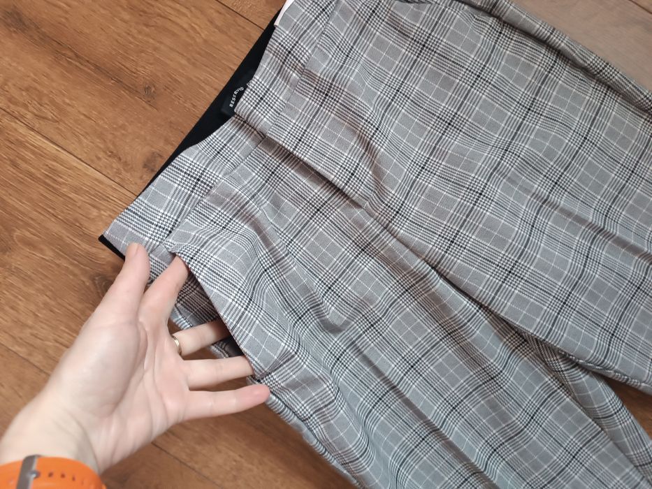 Szare spodnie damskie w kratkę Reserved rozmiar s  jak nowe
