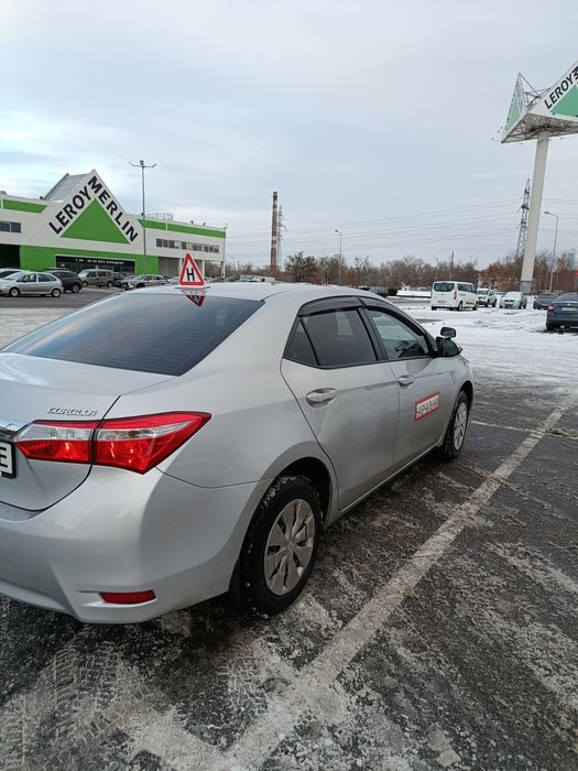 Автоінструктор TOYOTA COROLLA Механіка. Правий берег.
