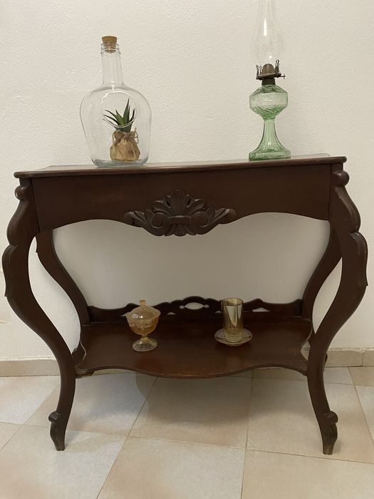 Mesa de madeira antiga