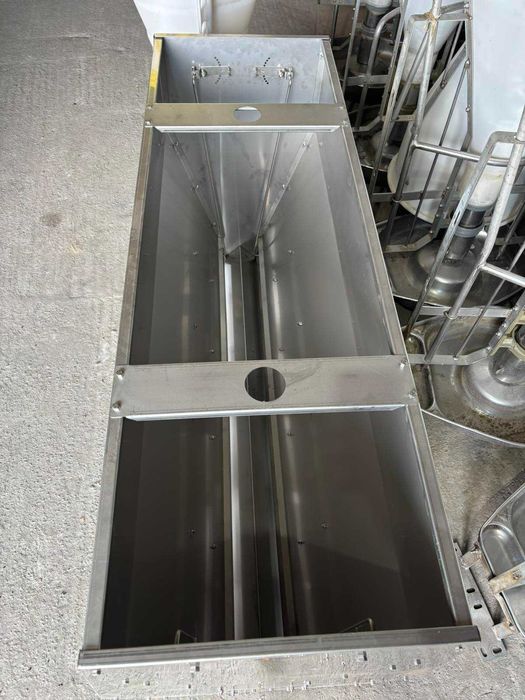 Бункерна годівниця з нержавійки