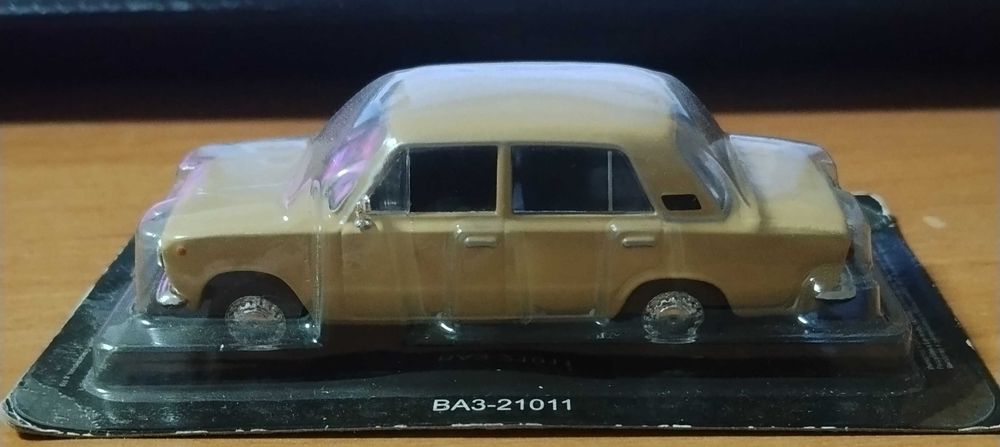 Автолегенды коллекционная модель №123 ВАЗ-21011 Жигули.