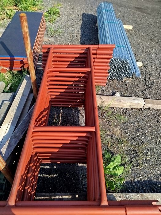 Rusztowania elewacyjne plettac