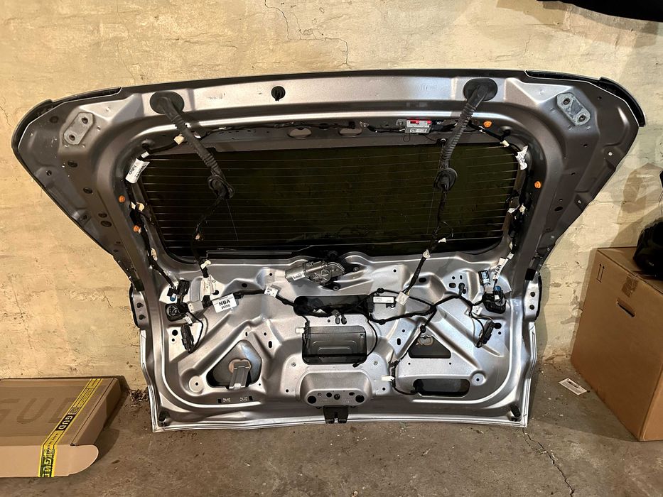 Крышка багажника, ляда, задняя дверь Ford Escape 2022 Mk4