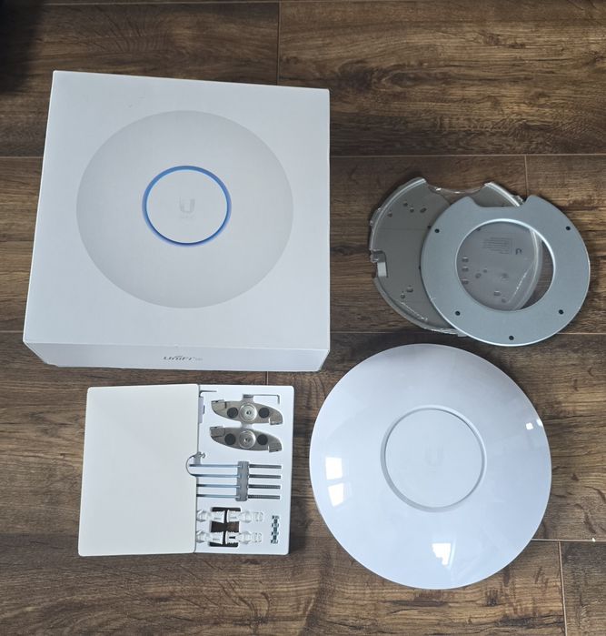 Ubiquiti AP U6-LR Access Point