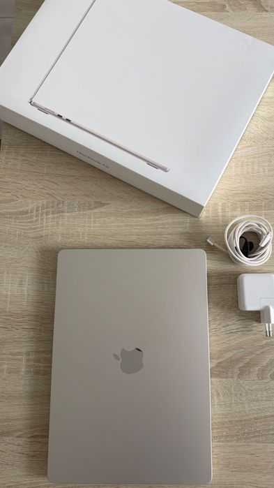 MacBook Air 15" M3, 8GB, 256GB SSD, Prateado