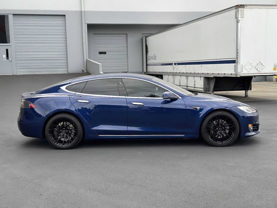 Tesla Model S P100D      2017
