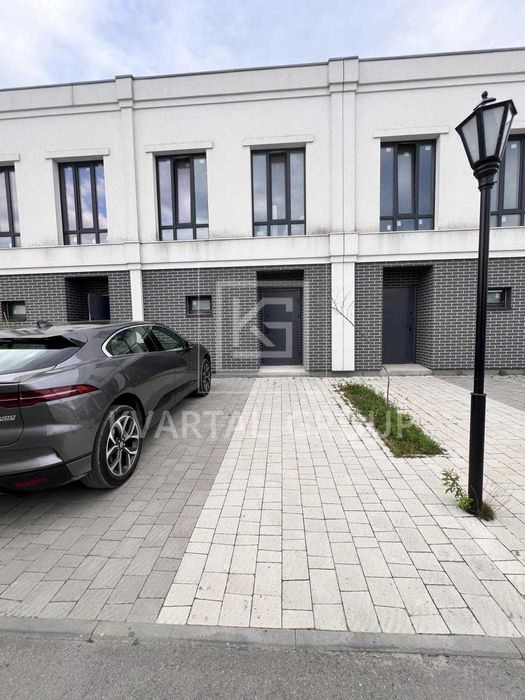 Продам таунхаус в комплексі закритого типу Lake Kanevo. Без комісії!