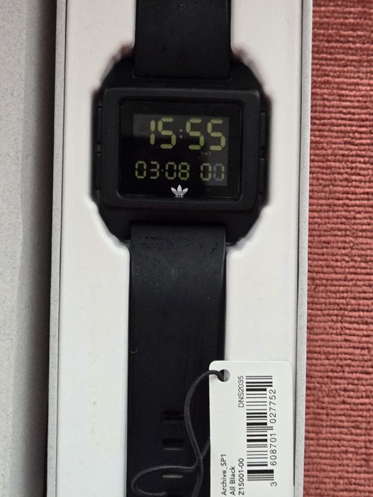 ADIDAS Relógio digital como novo sem riscos
