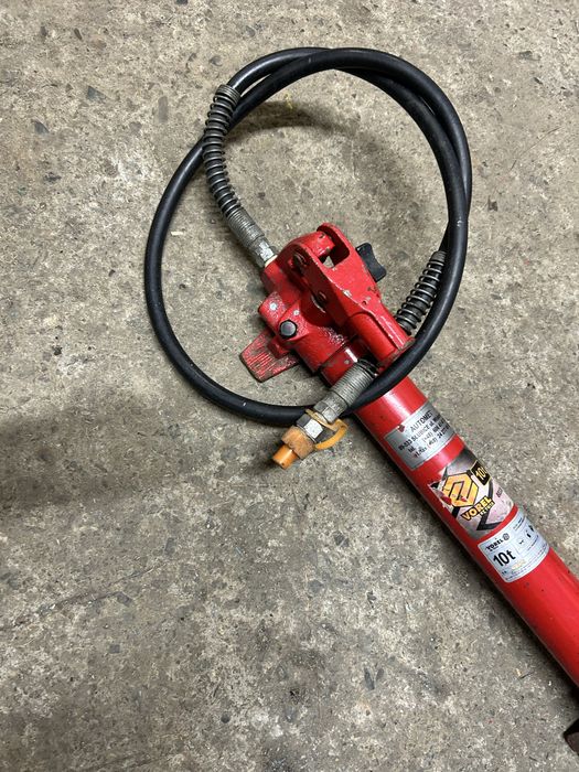 Podnośnik hydrauliczny 10t pompa do rozpieraka