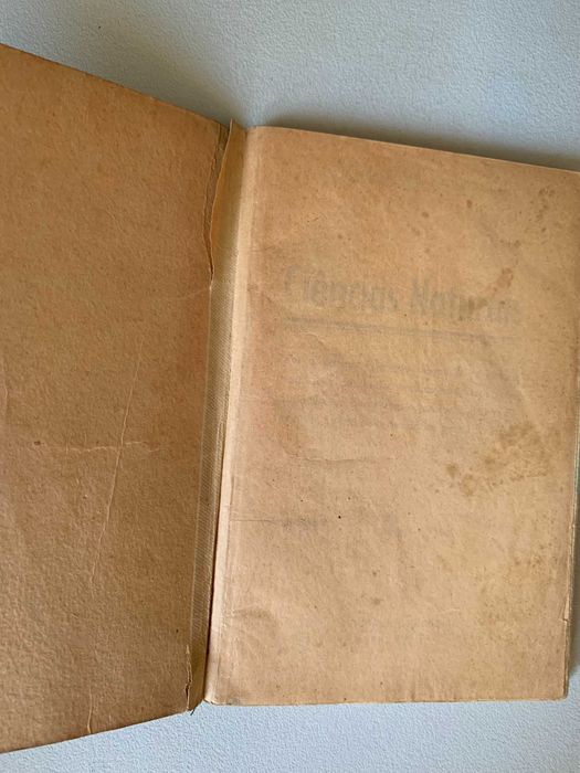 Livro Escolar Antigo de Ciências Naturais (1943)