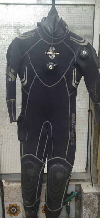 Faro_Seco SCUBAPRO Everdry 4
