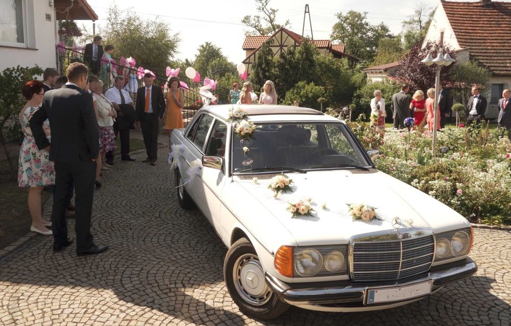 Oldtimer na wesele/auto do ślubu - MERCEDES W123