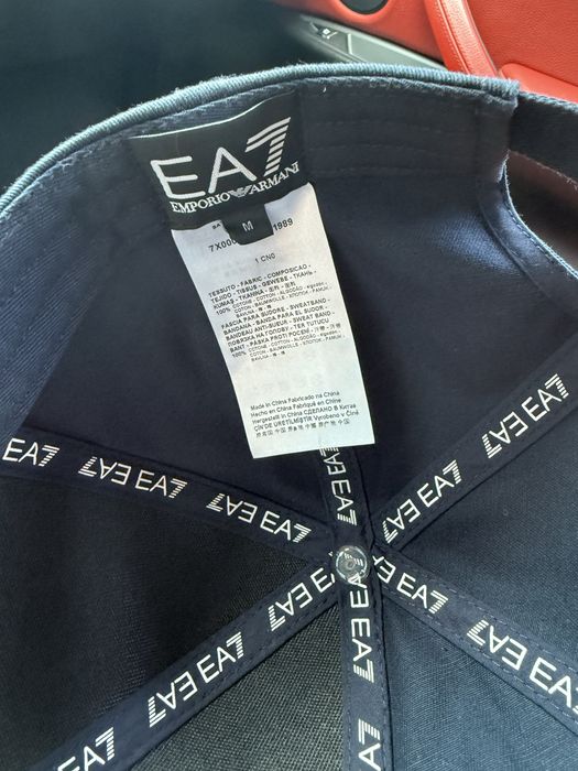Продам кепку EA7