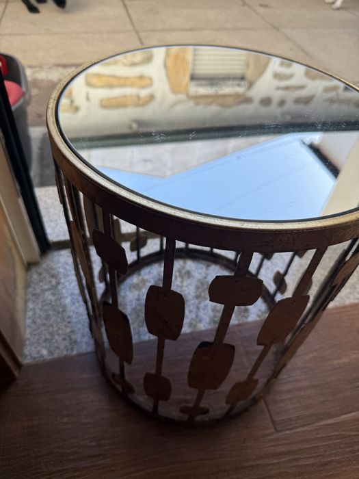 Mesa de apoio tampo em vidro