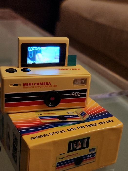 Mini Camara 1982