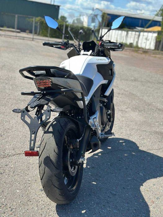Мотоцикл CFMOTO 700MT