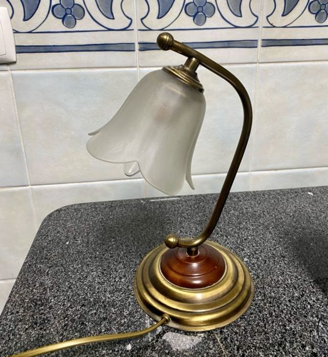 Candeeiro de teto e de mesa de cabeçeira