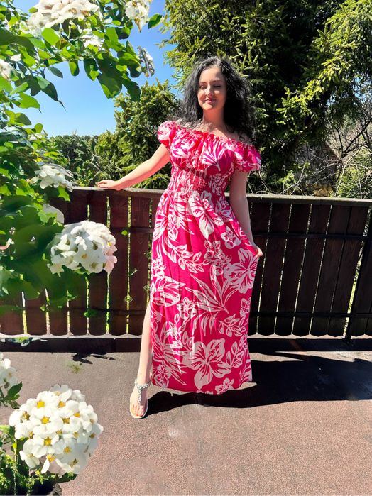 Letnia sukienka maxi w kwiaty – zwiewna, elegancka, idealna na lato