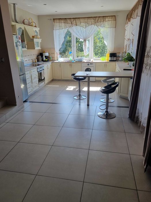 Wynajem długoterminowy .