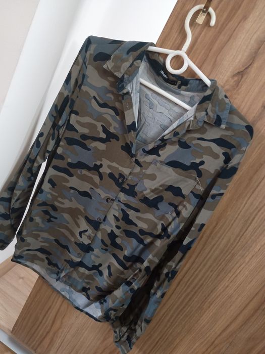 Koszula damska w stylu militarnym