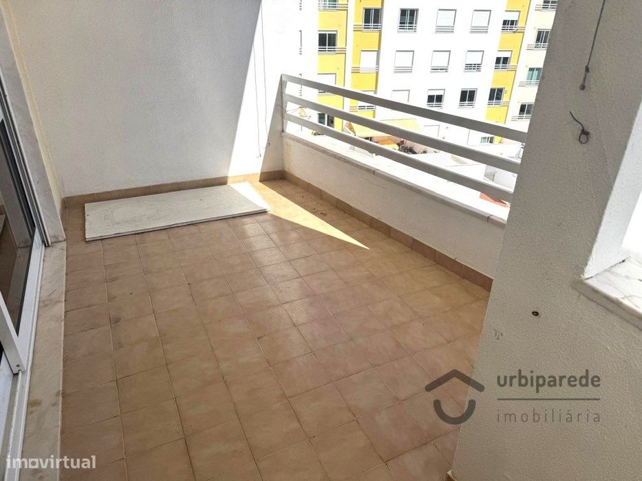 Apartamento T3 no Jardins da Parede.