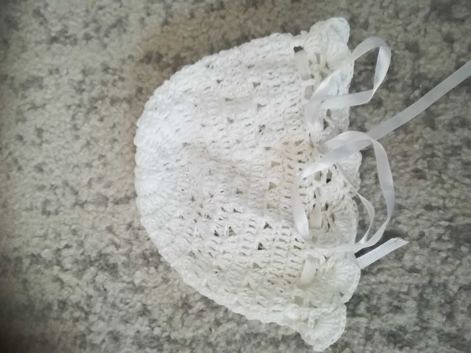 Ubranko komplet do chrztu rozmiar 62 czapeczka szydełkowa