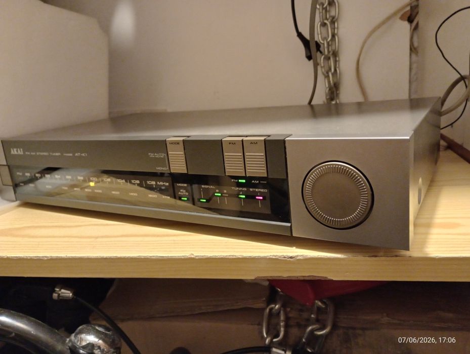 Tuner radiowy Akai AT K1 jak nowy tanio.