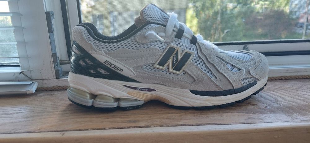 Продам new balance 1906d,42 розмір