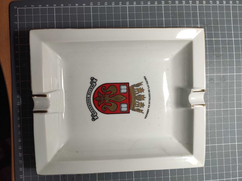 Cinzeiro em porcelana da Escola Naval