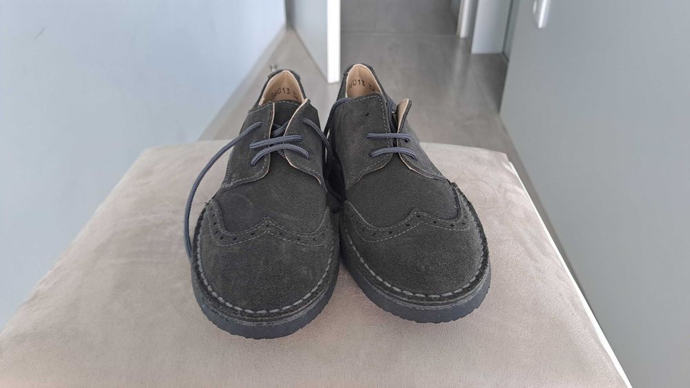 Sapatos classicos marca Pisamonas