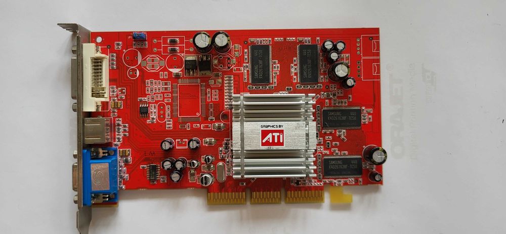 Karta graficzna RETRO HIS Excalibur Radeon 9250 128 MB AGP 8x [02]
